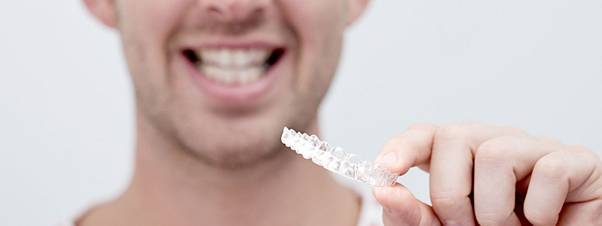 Unsichtbare Zahnspange | Zahnspange für Erwachsene in der Zahnarzt Praxis Dr. Pischel in Linz